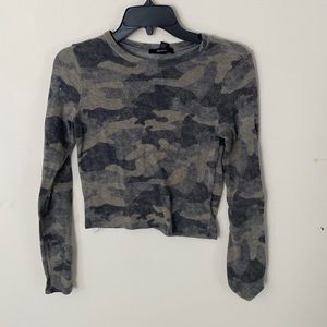 Army print long sleeve form fitting cropped shirt